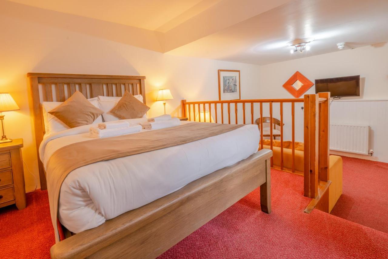 Crown Hotel Cotswold ブロックリー エクステリア 写真