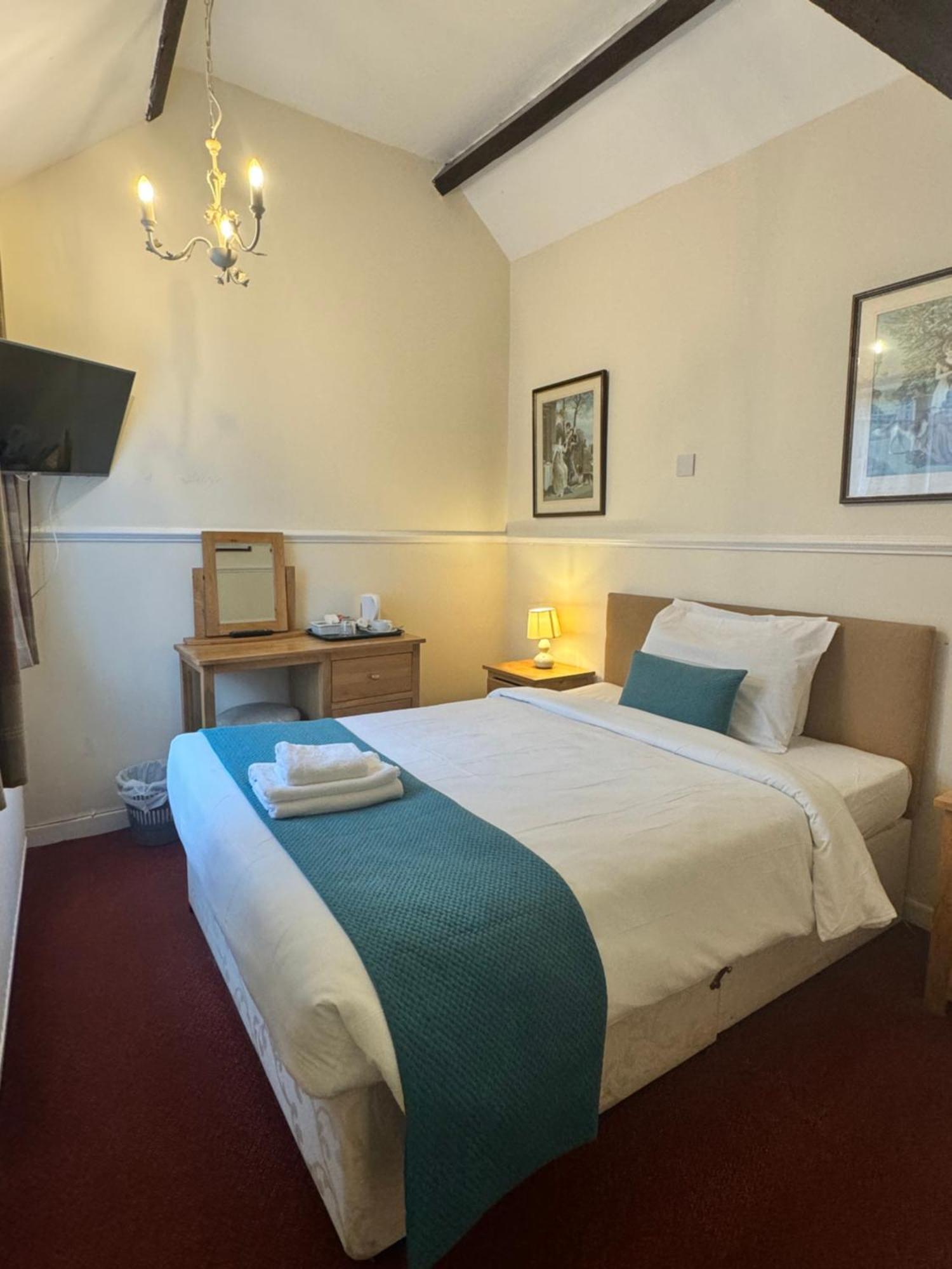 Crown Hotel Cotswold ブロックリー エクステリア 写真