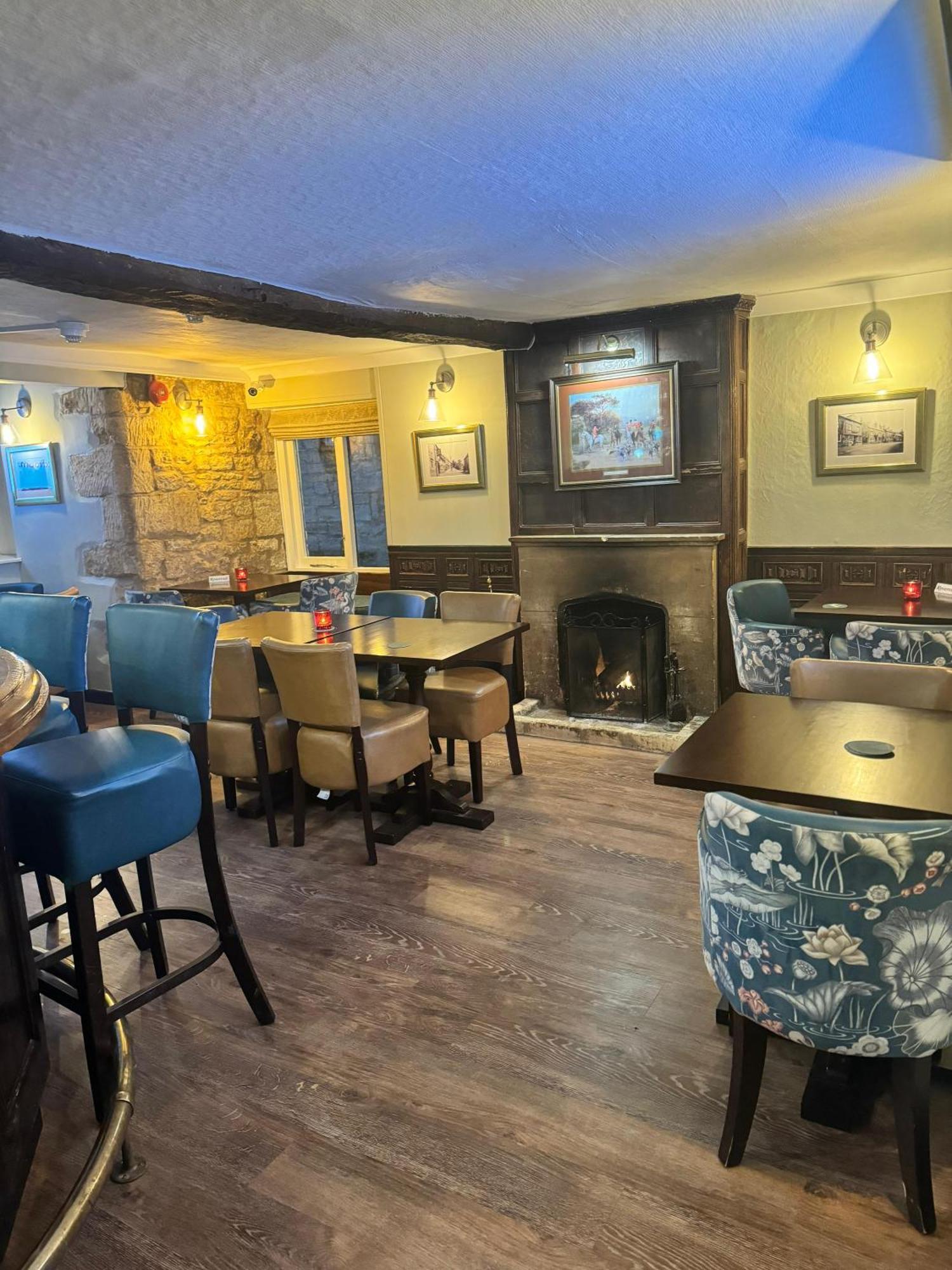 Crown Hotel Cotswold ブロックリー エクステリア 写真