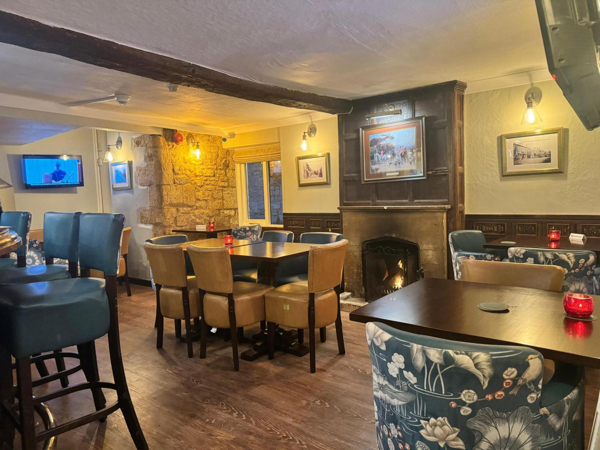 Crown Hotel Cotswold ブロックリー エクステリア 写真