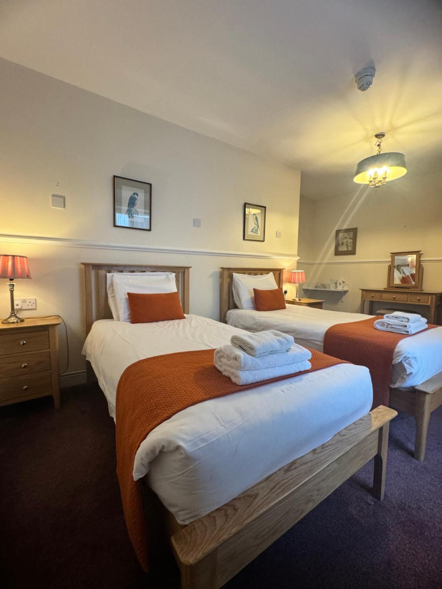 Crown Hotel Cotswold ブロックリー エクステリア 写真