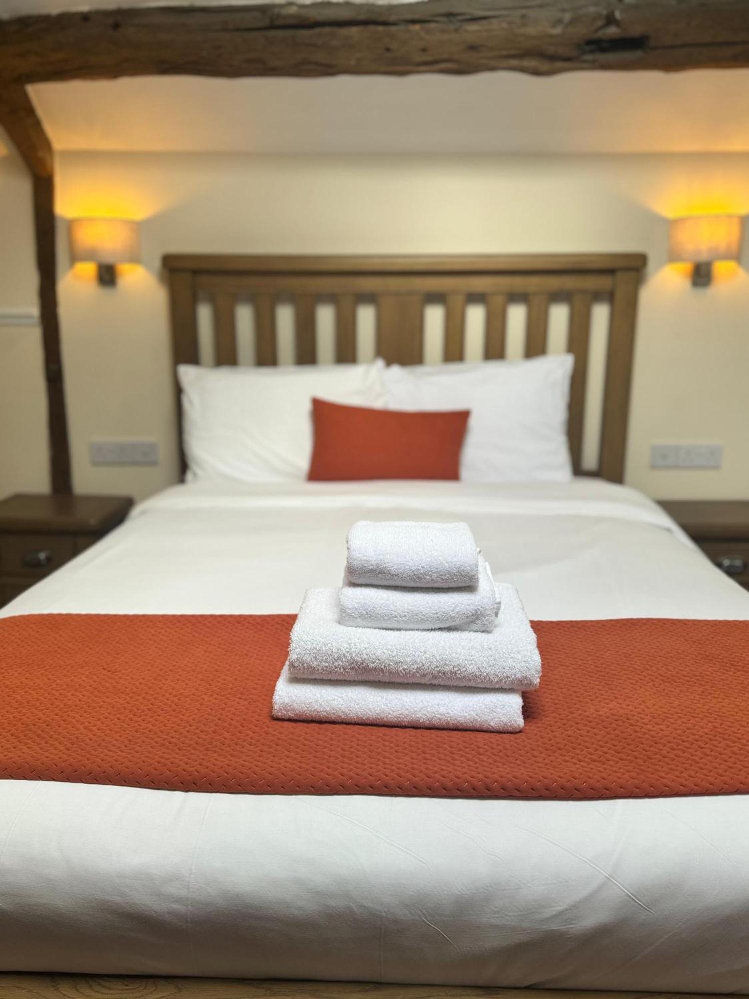 Crown Hotel Cotswold ブロックリー エクステリア 写真