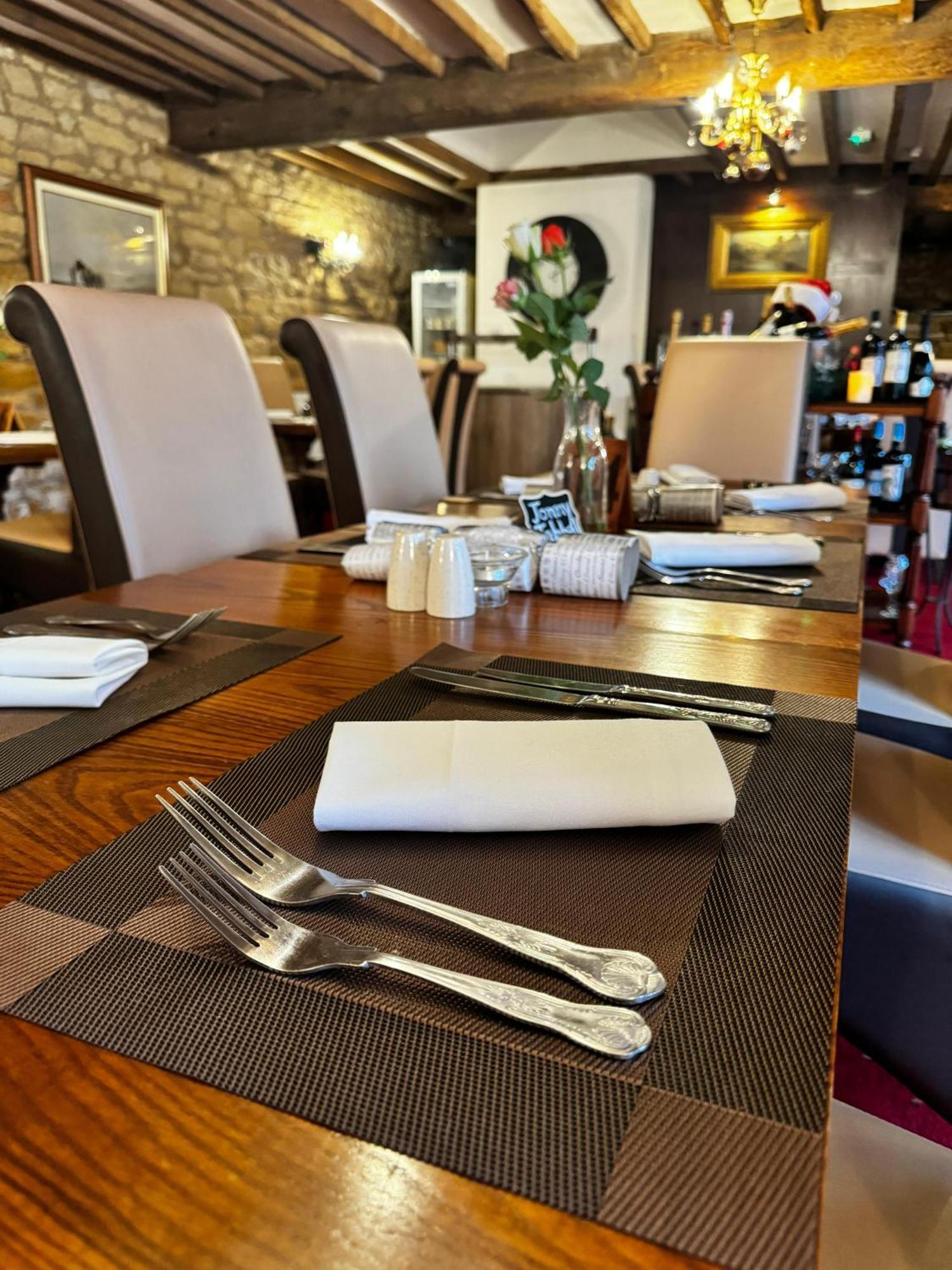 Crown Hotel Cotswold ブロックリー エクステリア 写真
