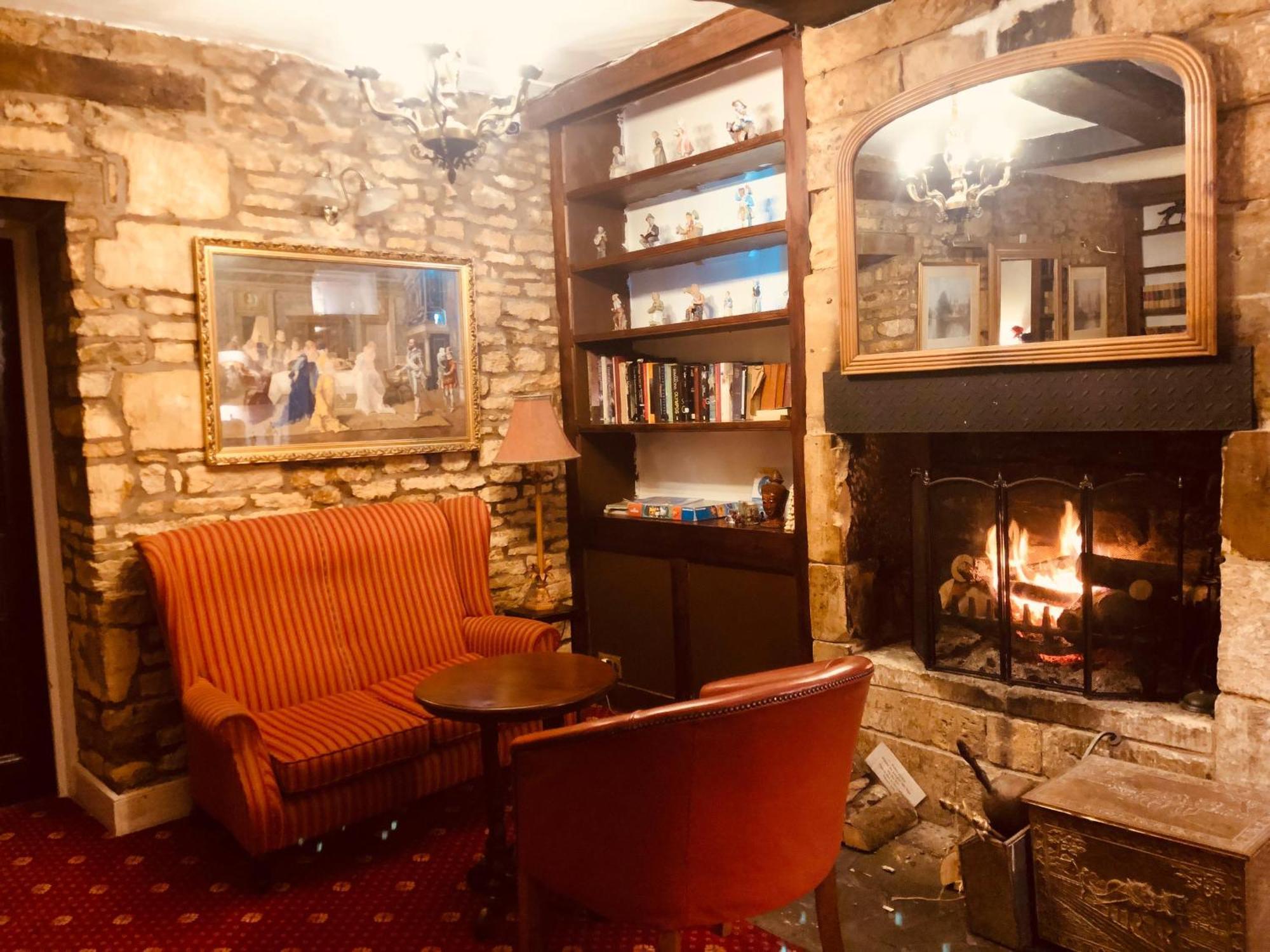 Crown Hotel Cotswold ブロックリー エクステリア 写真